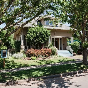 southeast-portland-comfy-eclectic-craftsman-home.portland-hotels.info/
